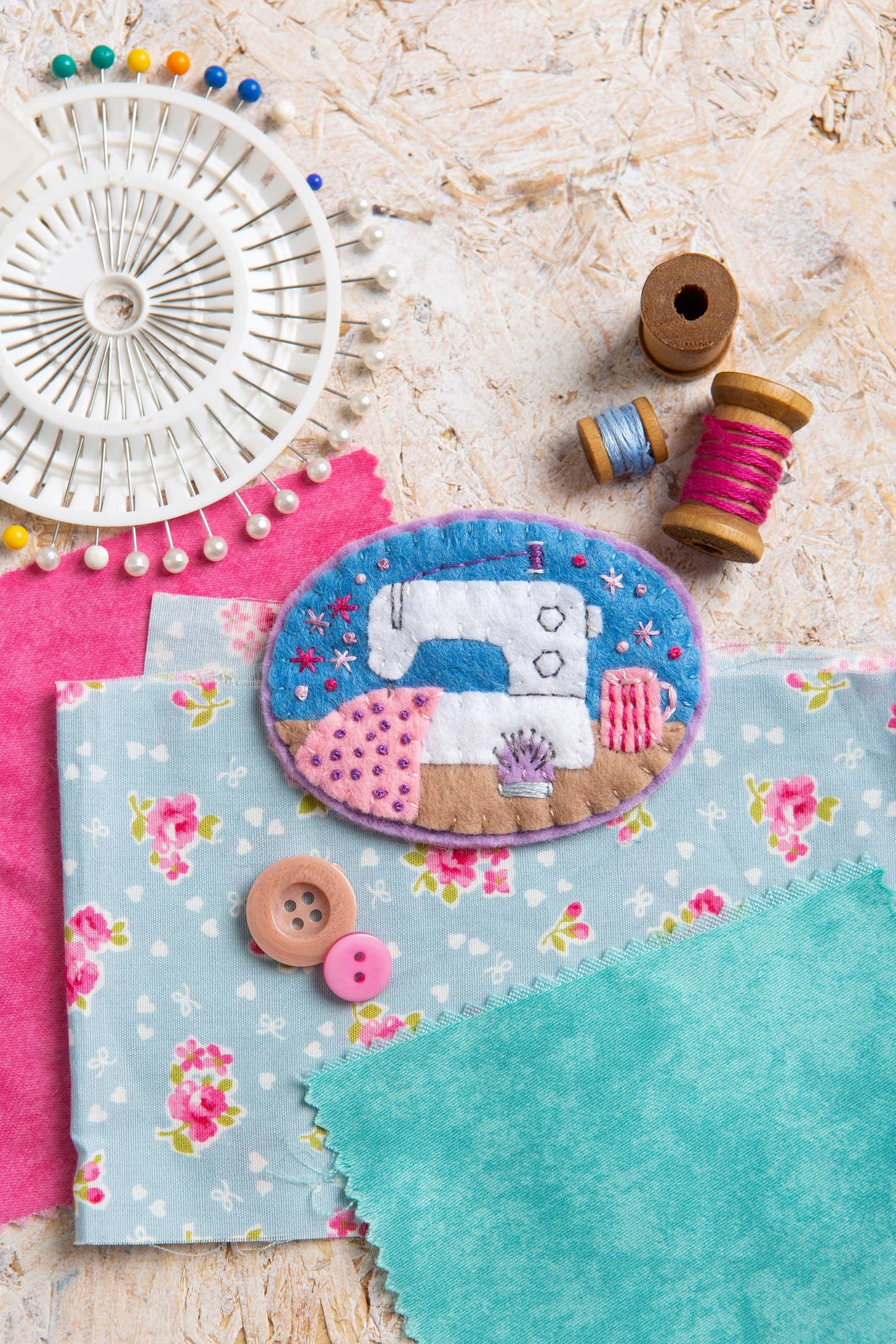 Hawthorn Handmade Sewing Machine Brooch Kit