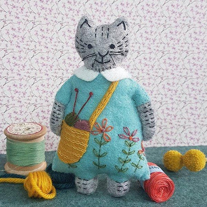 Corinne Lapierre Mrs. Cat Loves Knitting Felt Craft Kit