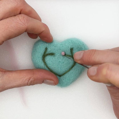 Bergin & Bath Needle Felting Kit: Heart Decorations