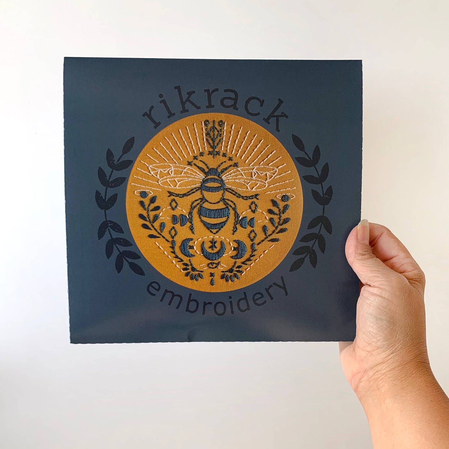 Rikrack Bee Embroidery Kit