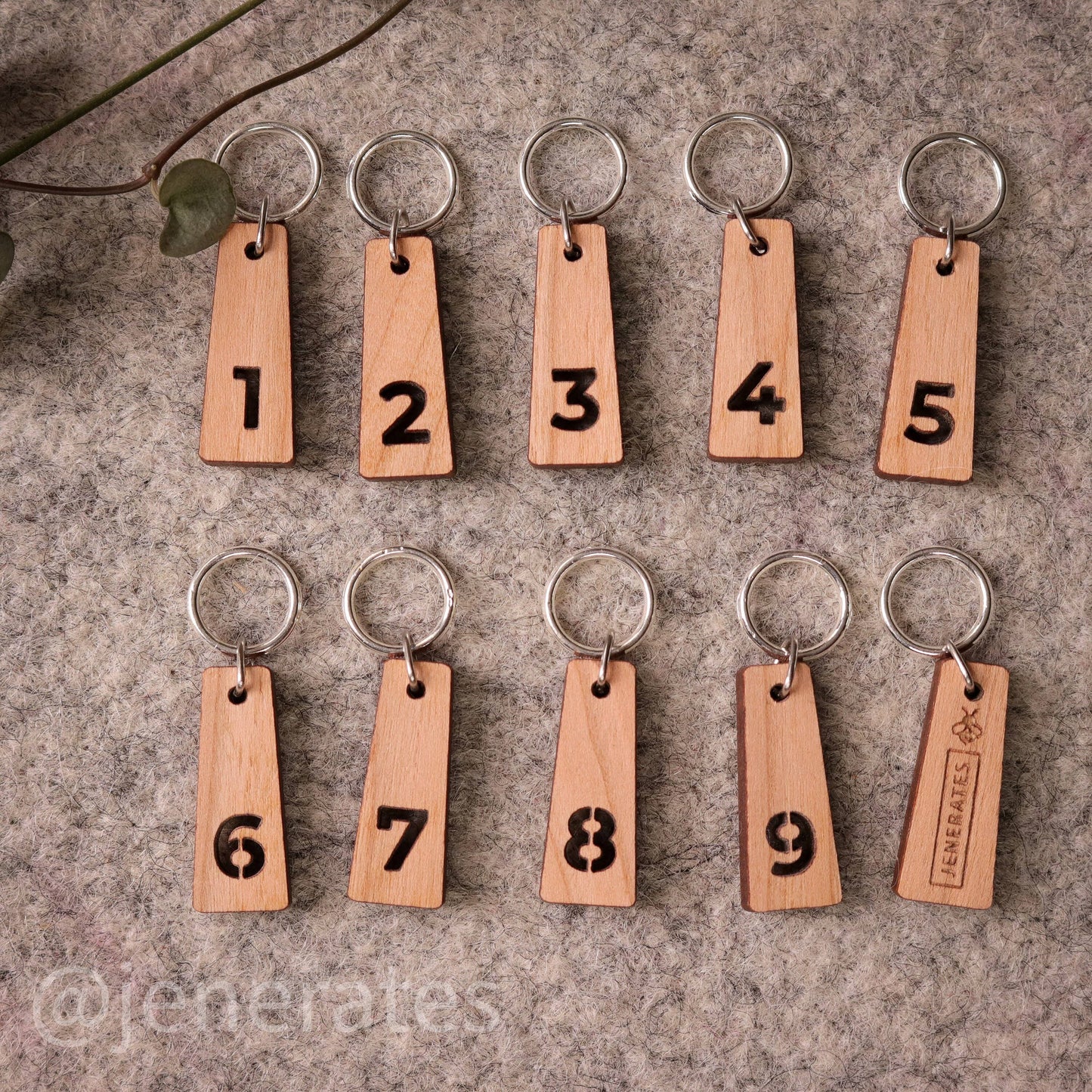 Jenerates Stitch Markers (Numbers)