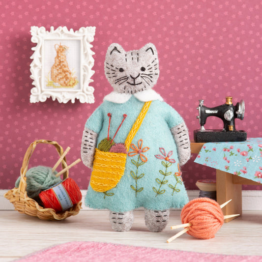 Corinne Lapierre Mrs. Cat Loves Knitting Felt Craft Kit