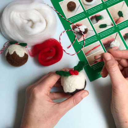 Bergin & Bath Needle Felting Kit: Two Christmas Puddings