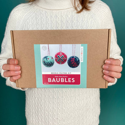 Bergin & Bath Needle Felting Kit: Christmas Baubles