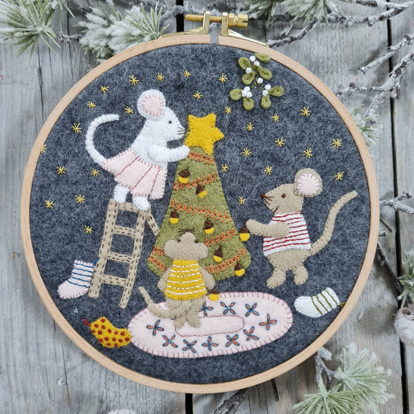 Corinne Lapierre Christmas Mouse Felt Appliqué Hoop Kit