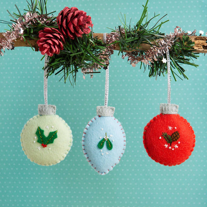 Hawthorn Handmade Christmas Baubles Felt Craft Kit