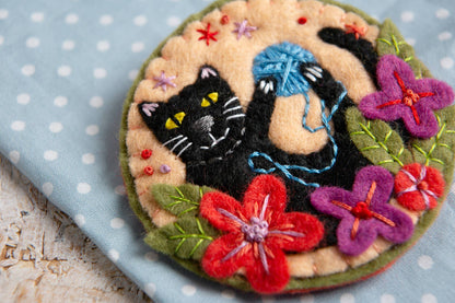 Hawthorn Handmade Black Cat Felt Craft Brooch Kit